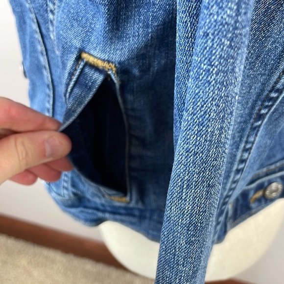 Levi Womens Denim Jean Jacket SZ Small Button Down Stretch - Picture 6 of 12